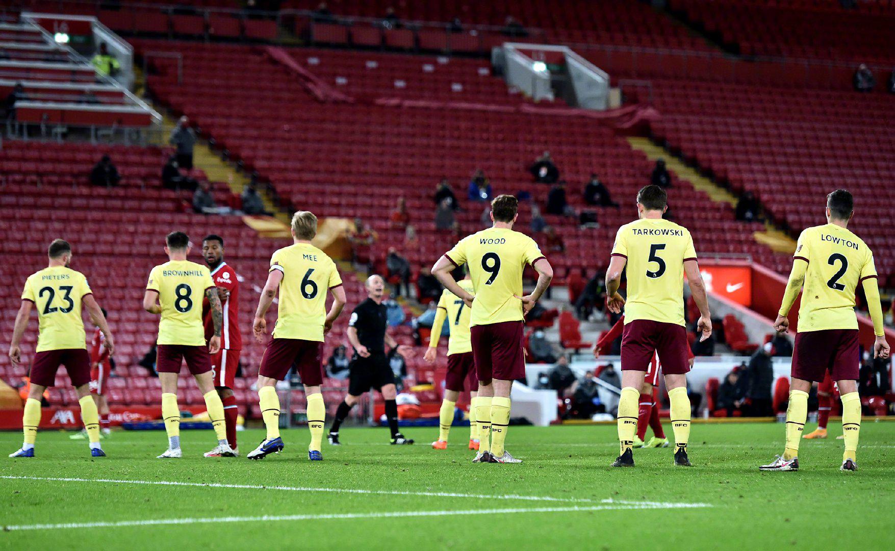 够在中场进 够在中场进