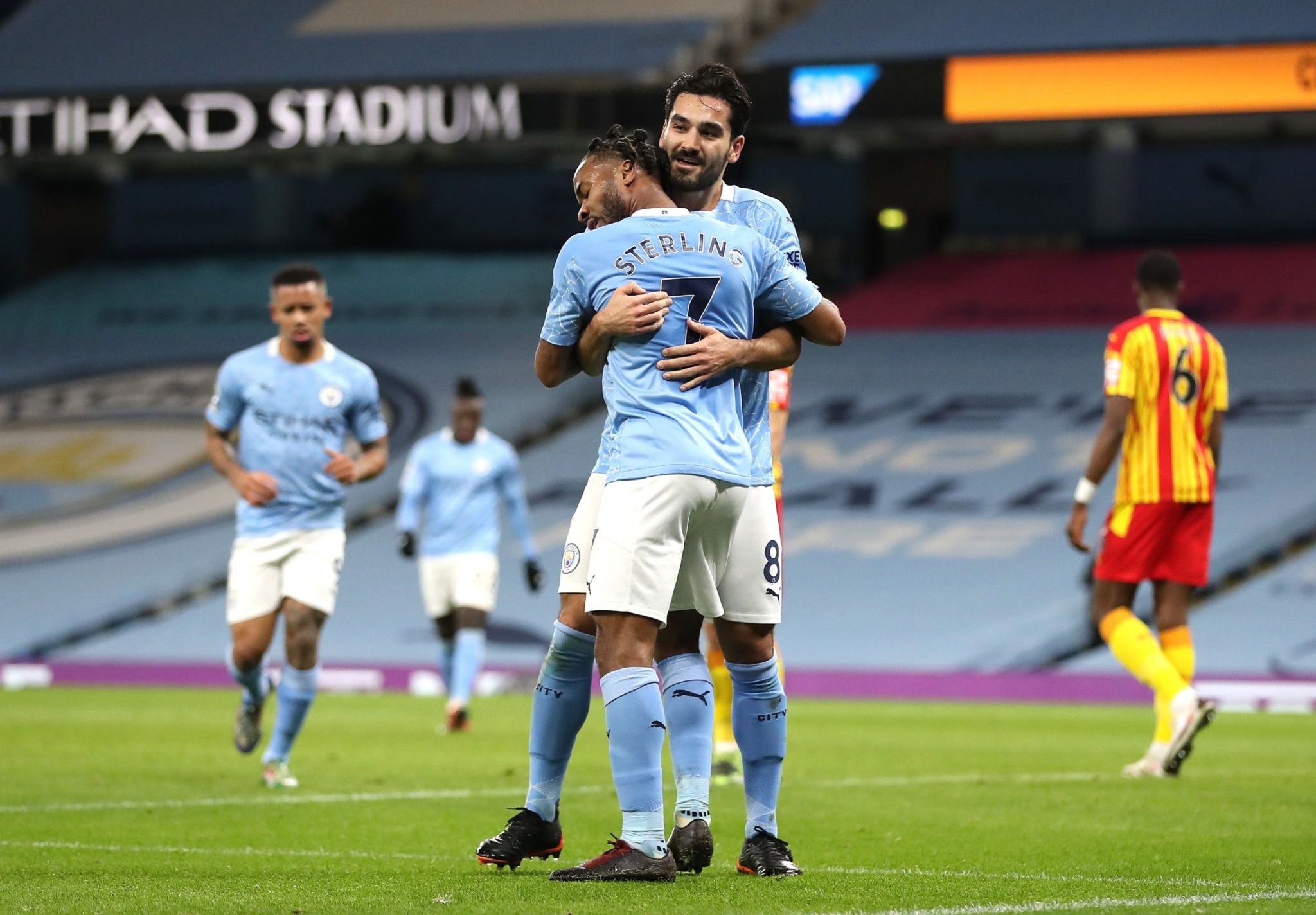 军与个人荣 军与个人荣